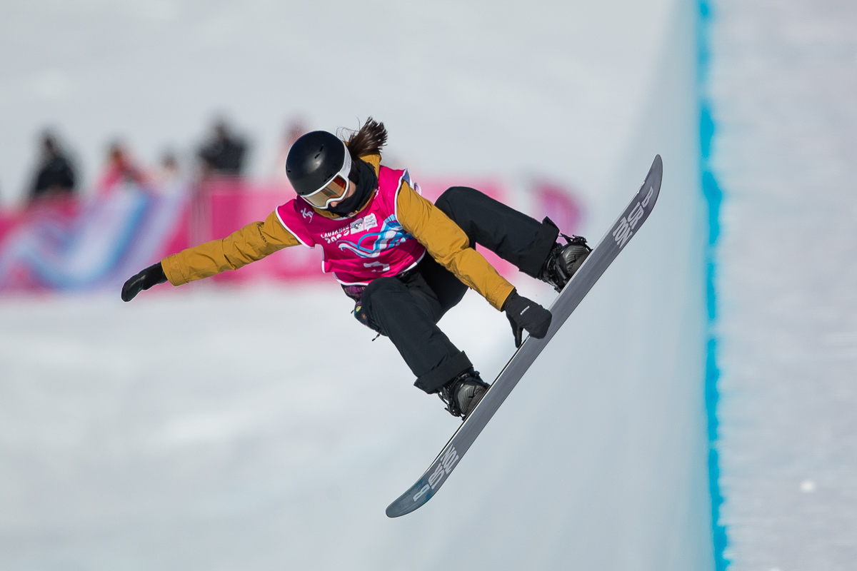 Berenice Wicki in Aktion in der Halfpipe