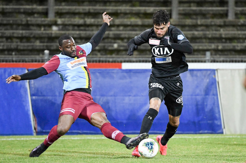 Zweikampf in einem Spiel des FC Aarau