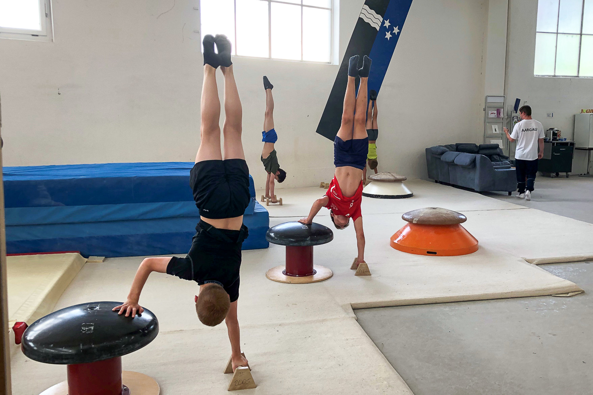 Turner im regionalen Leistungszentrum Niederlenz beim Training