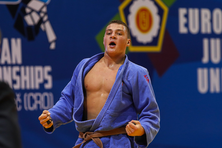 Judoka Daniel Eich jubelt nach dem Gewinn von EM Bronze