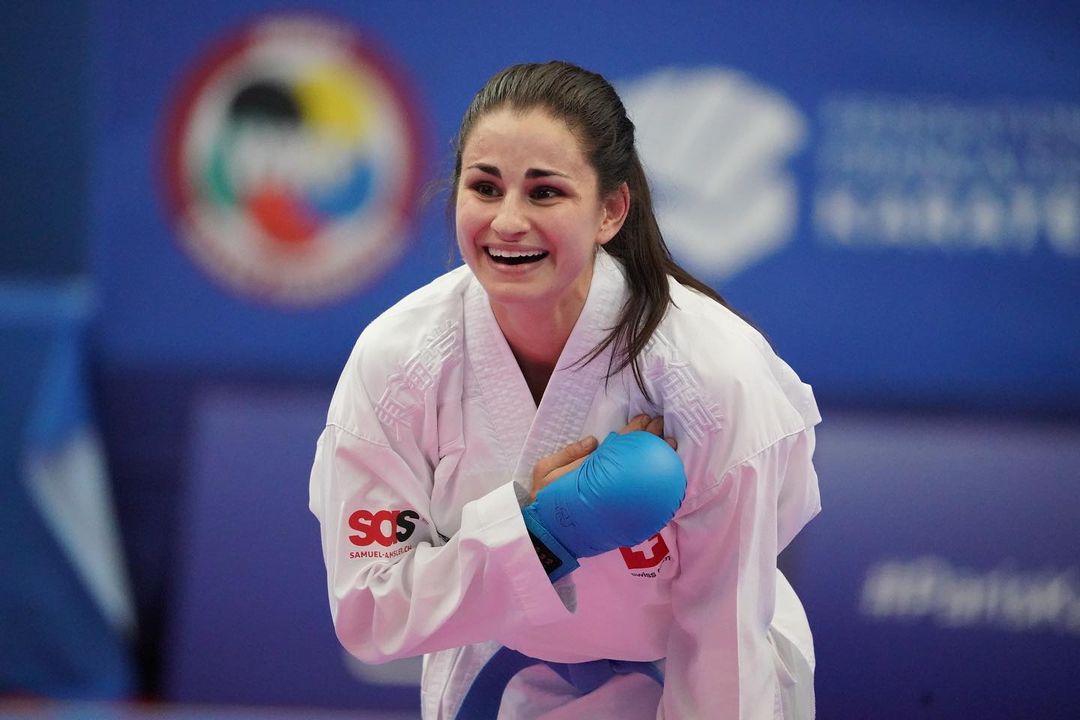 Karateka Elena Quirici freut sich über die Olympia Qualifikation