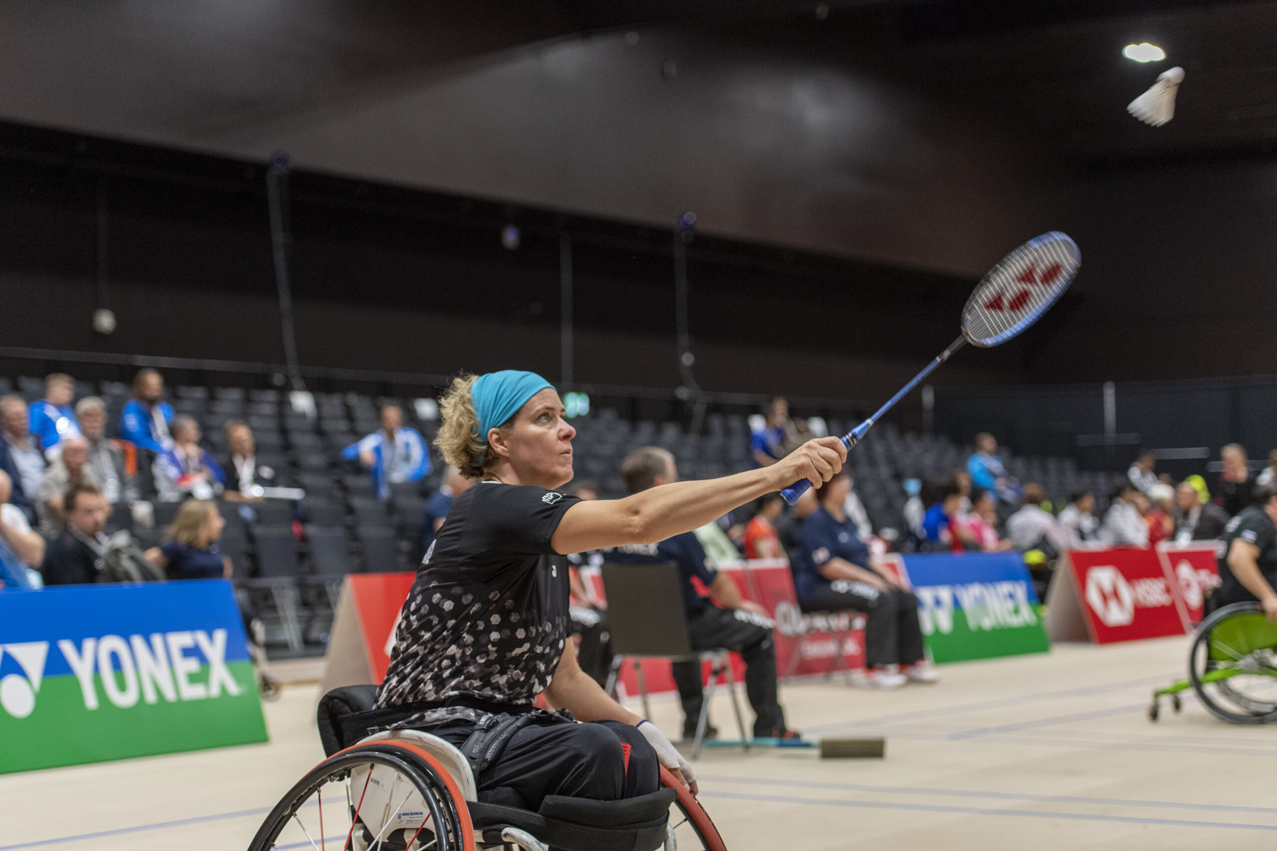 Para-Badmintonspielerin Karin Suter-Erath in Aktion
