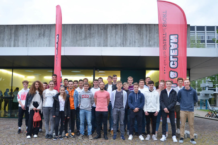Gruppenbild der Leistungssport-Lernenden der Berufsschule Aarau