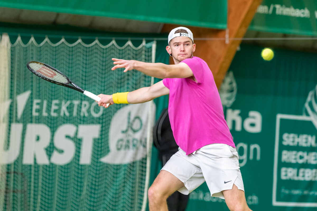 Tennisspieler Jérôme Kym in Aktion