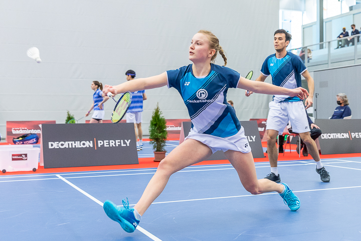 Badmintonspielerin Ronja Stern in Aktion im Mixed mit Nicolas Müller