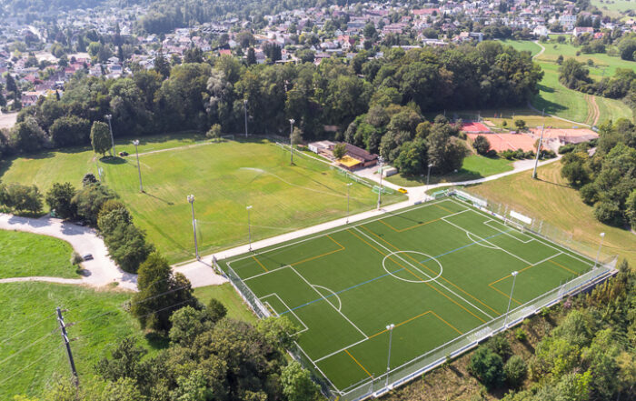 Drohnenbild der Fussballanlage "Ritzer" in Küttigen. Fotografiert am 28. August 2019.