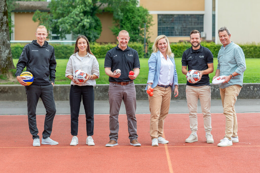 Gruppenbild der Beteiligten am Projekt Kooperation zur Stärkung des Frauensports im Aargau