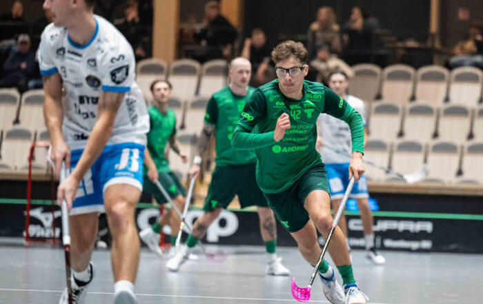 Unihockey-Profi Noel Seiler in Aktion