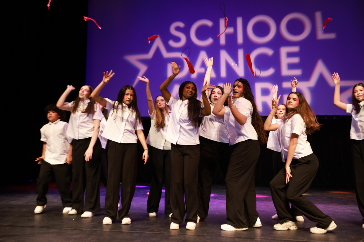 Die Tanzgruppe Thunderbird Generation in Aktion am School Dance Award