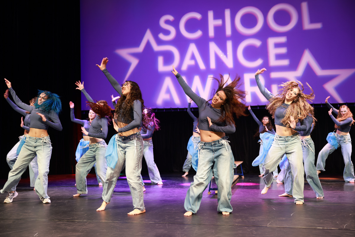 Die Tanzgruppe ATTITUDE in Aktion am School Dance Award