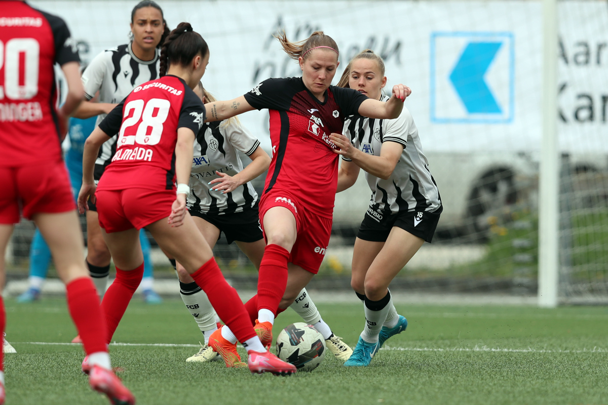 Fussball, FC Aarau Frauen – FC Basel FC Aarau Frauen in Aktion